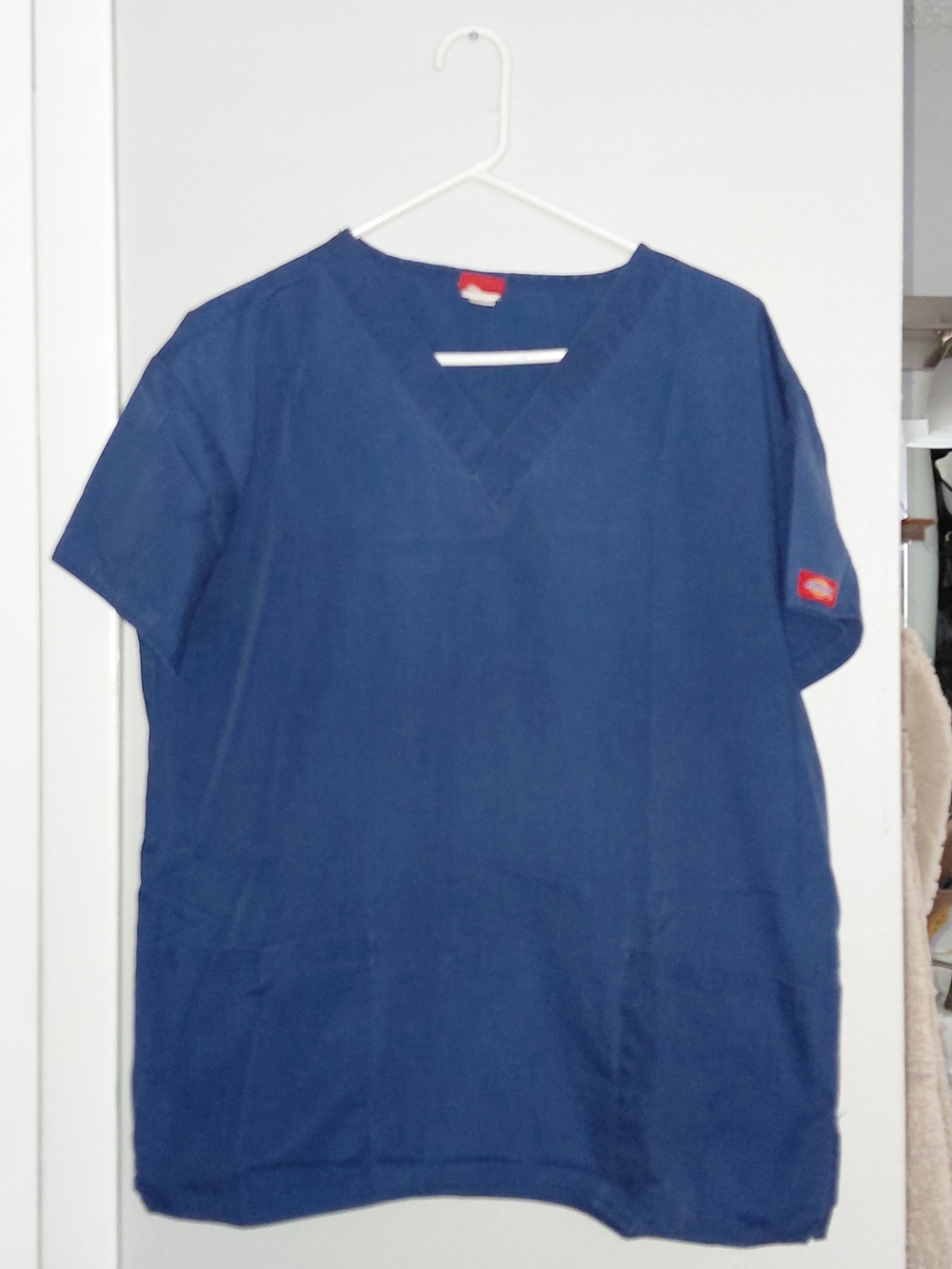 Dickies Womens Or Mens Navy V-Neck Scrub Top